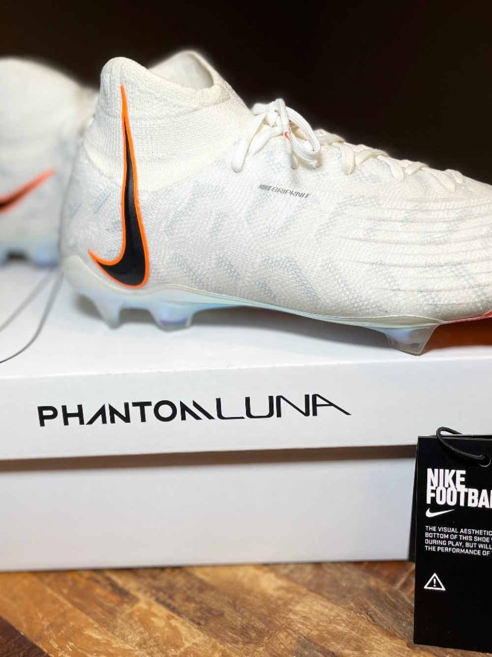 Nike Phantom Luna Elite FG Size 9M/10.5W